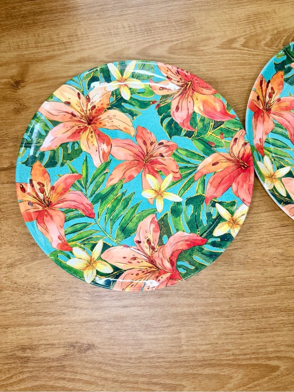 Tommy Bahama 11” Melamine Plates Set of 2 Tropical Lily Floral Shimmer Outdoor